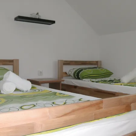 بيت شباب A&a *