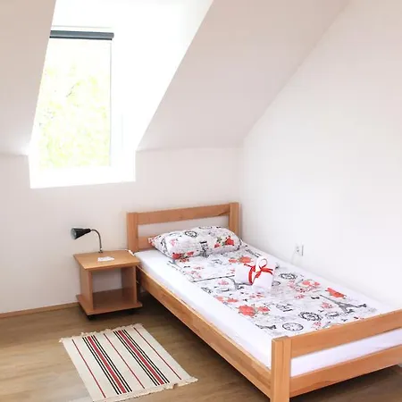 A&a بيت شباب *